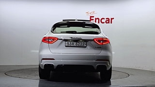 MASERATI LEVANTE 2017