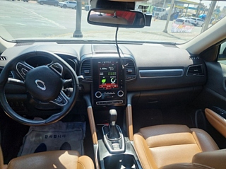 SAMSUNG QM6 2022