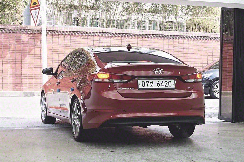 HYUNDAI AVANTE AD 2018