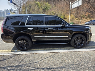 CADILLAC ESCALADE 2018