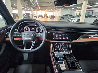 AUDI Q7 4M 2024