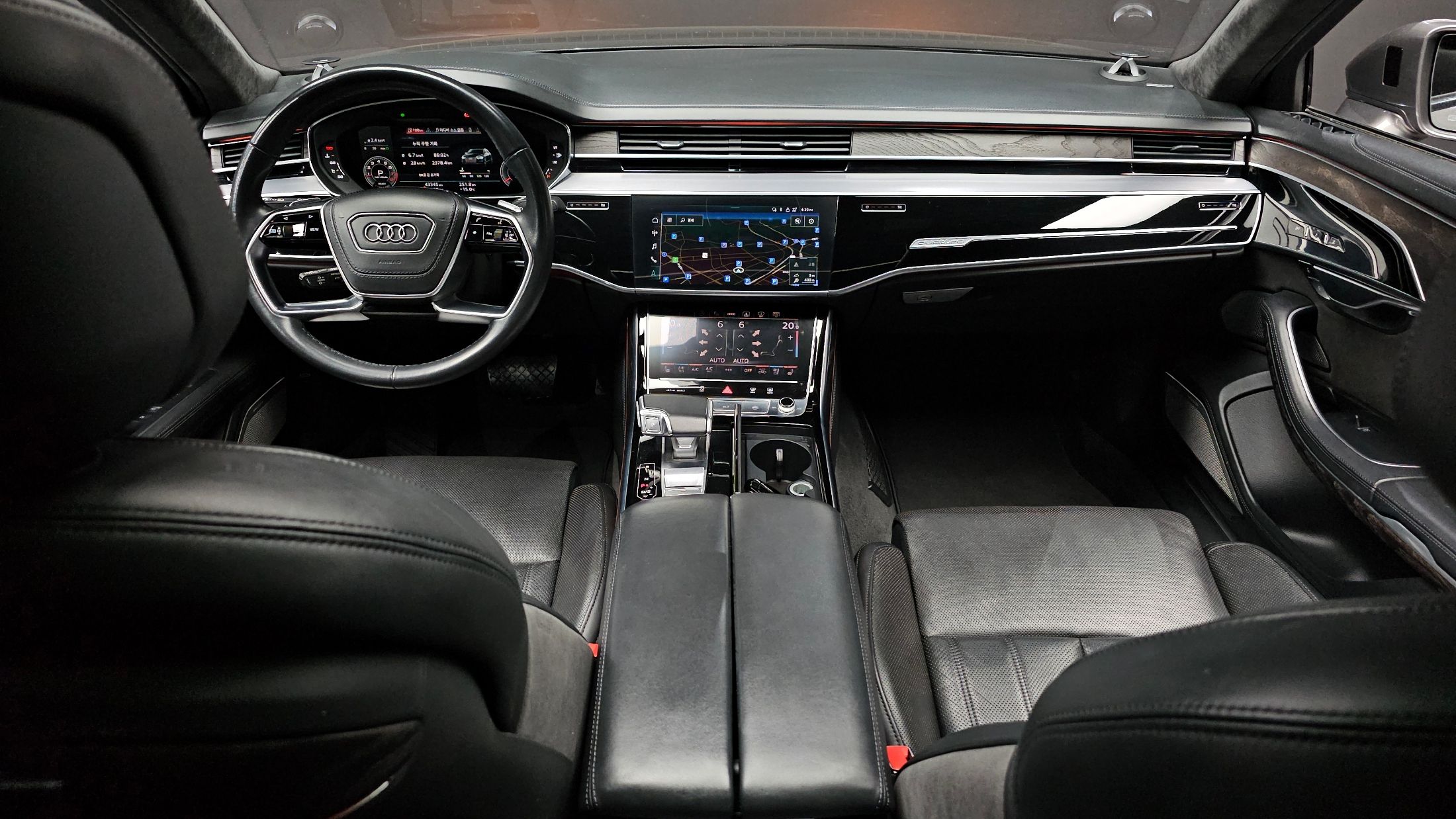 AUDI A8 D5
