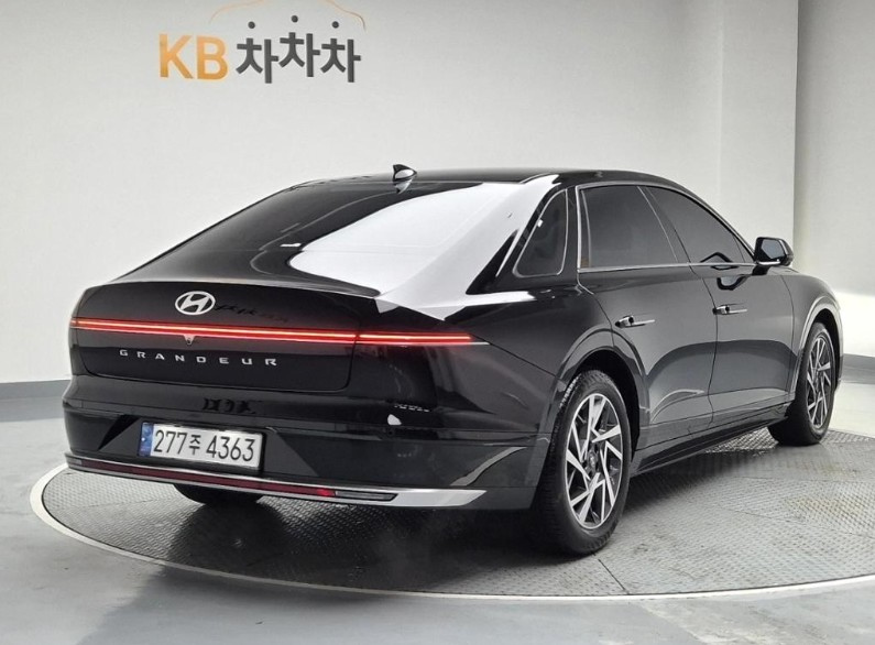 HYUNDAI GRANDEUR HYBRID GN7 2023