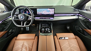 BMW 5-SERIES G60 2023