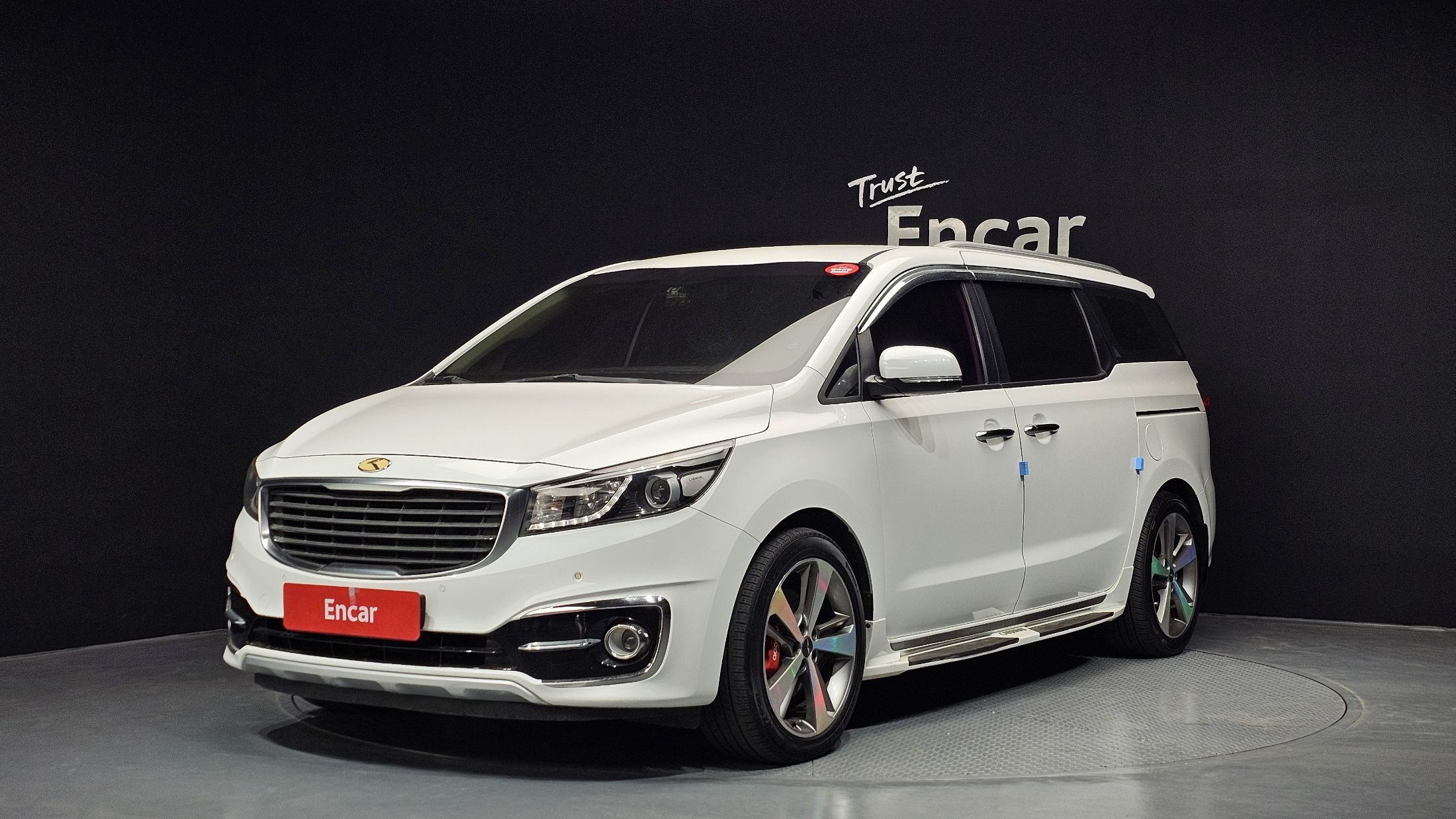 KIA CARNIVAL 2016