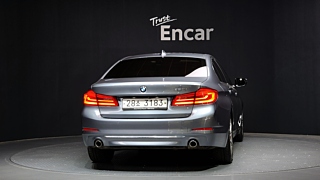 BMW 5-SERIES G30 2019
