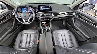 BMW 5-SERIES G30 2019