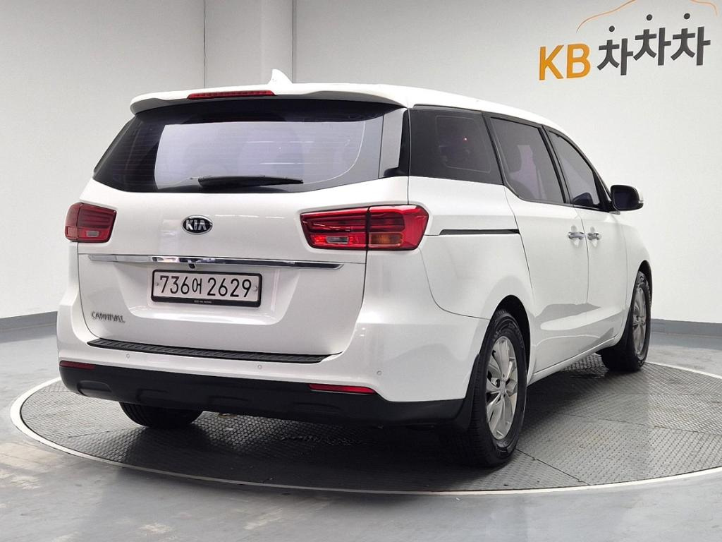 KIA CARNIVAL 2018