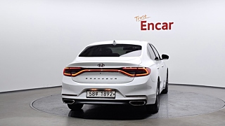 HYUNDAI GRANDEUR IG 2016