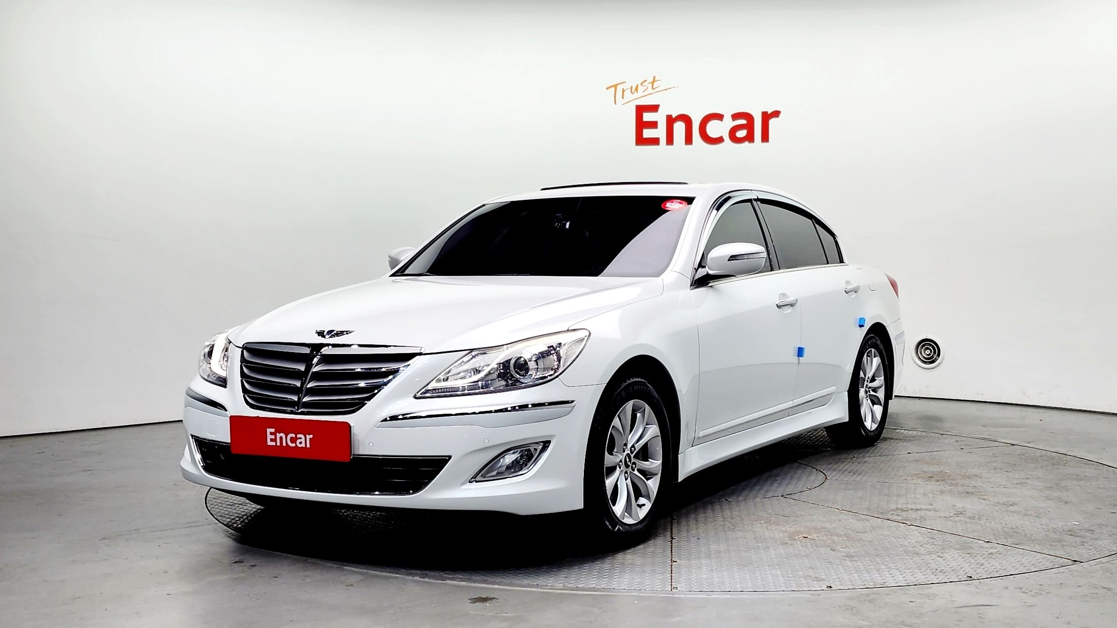 HYUNDAI GENESIS
