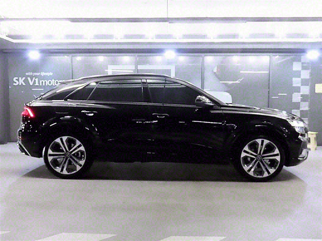 AUDI Q8 4M 2023