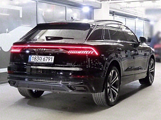 AUDI Q8 4M 2023