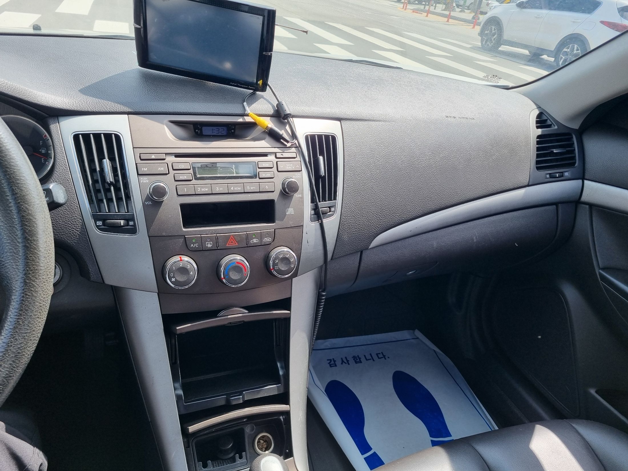HYUNDAI NF SONATA TRANSFORM 2011
