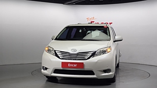 TOYOTA SIENNA 2012