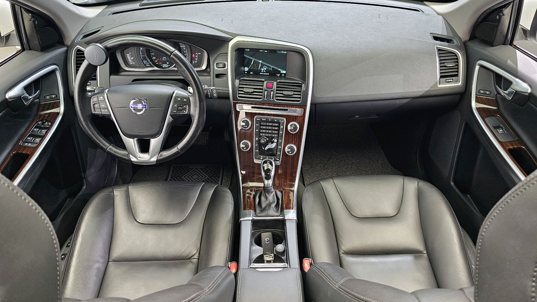 VOLVO XC60 2015