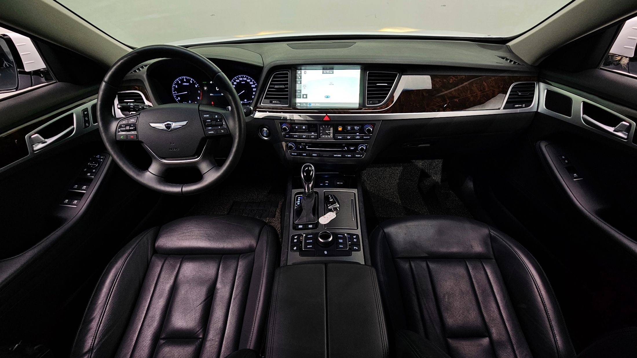 HYUNDAI GENESIS DH 2015