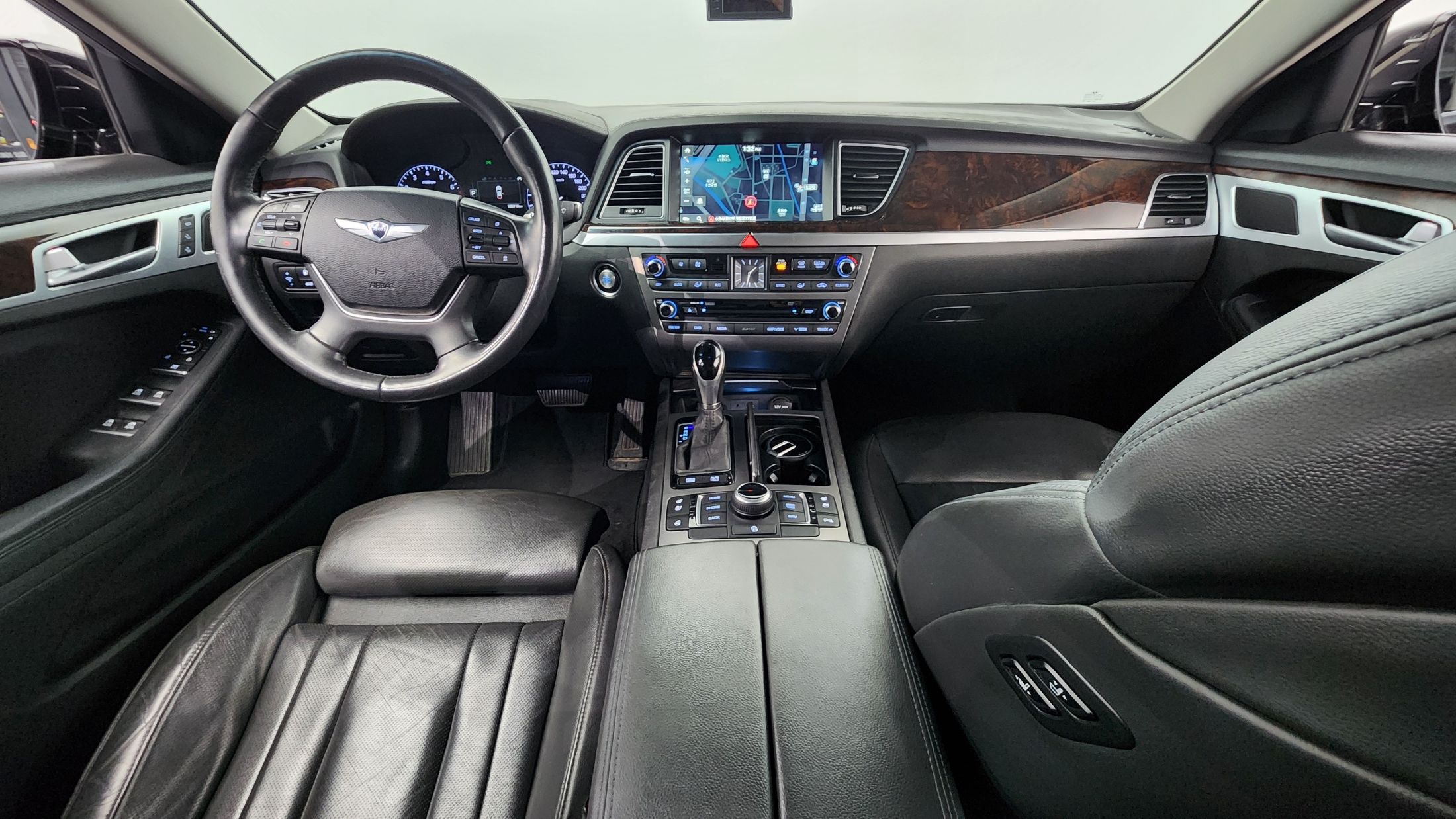 HYUNDAI GENESIS DH 2015