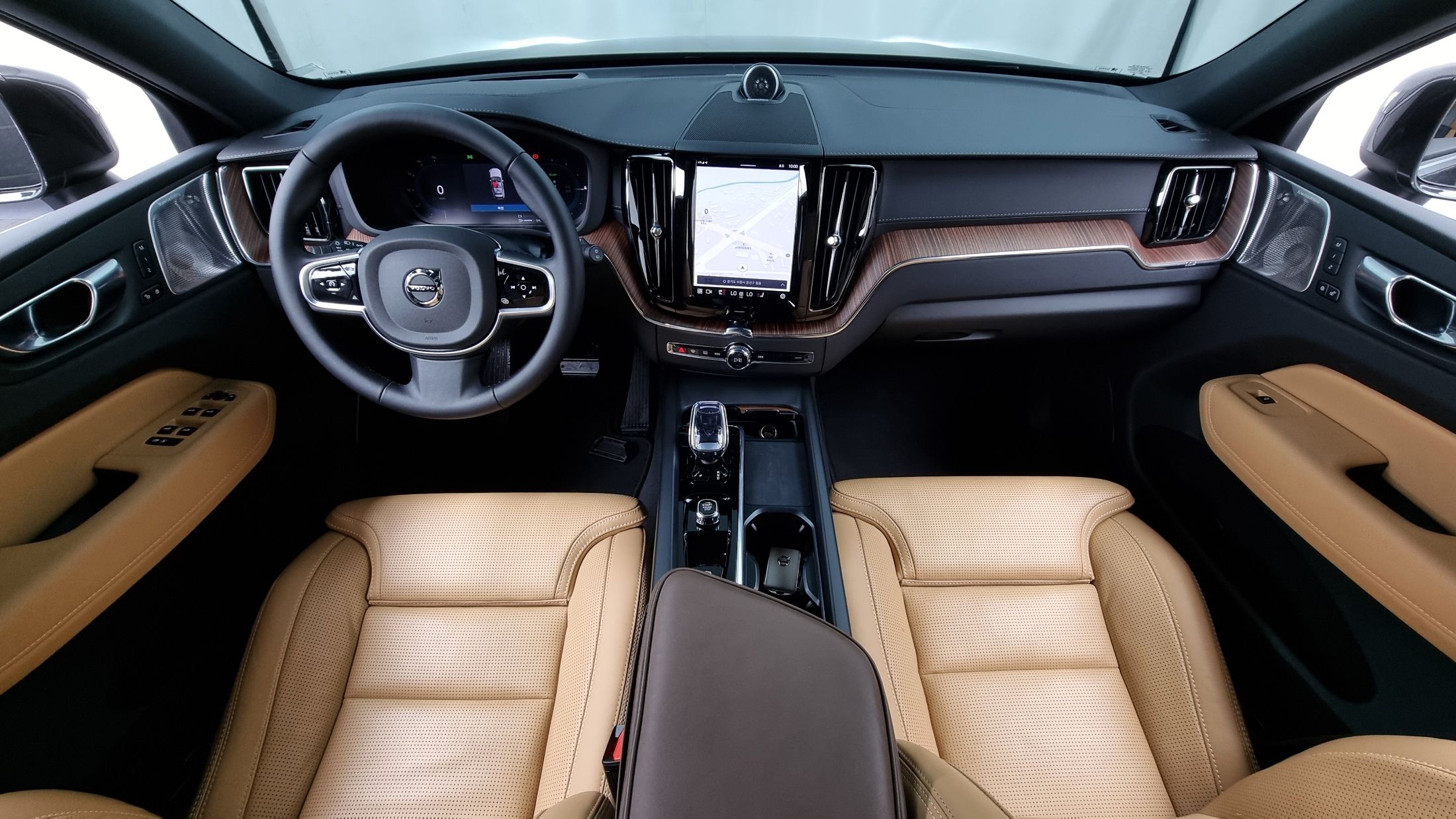 VOLVO XC60 2024