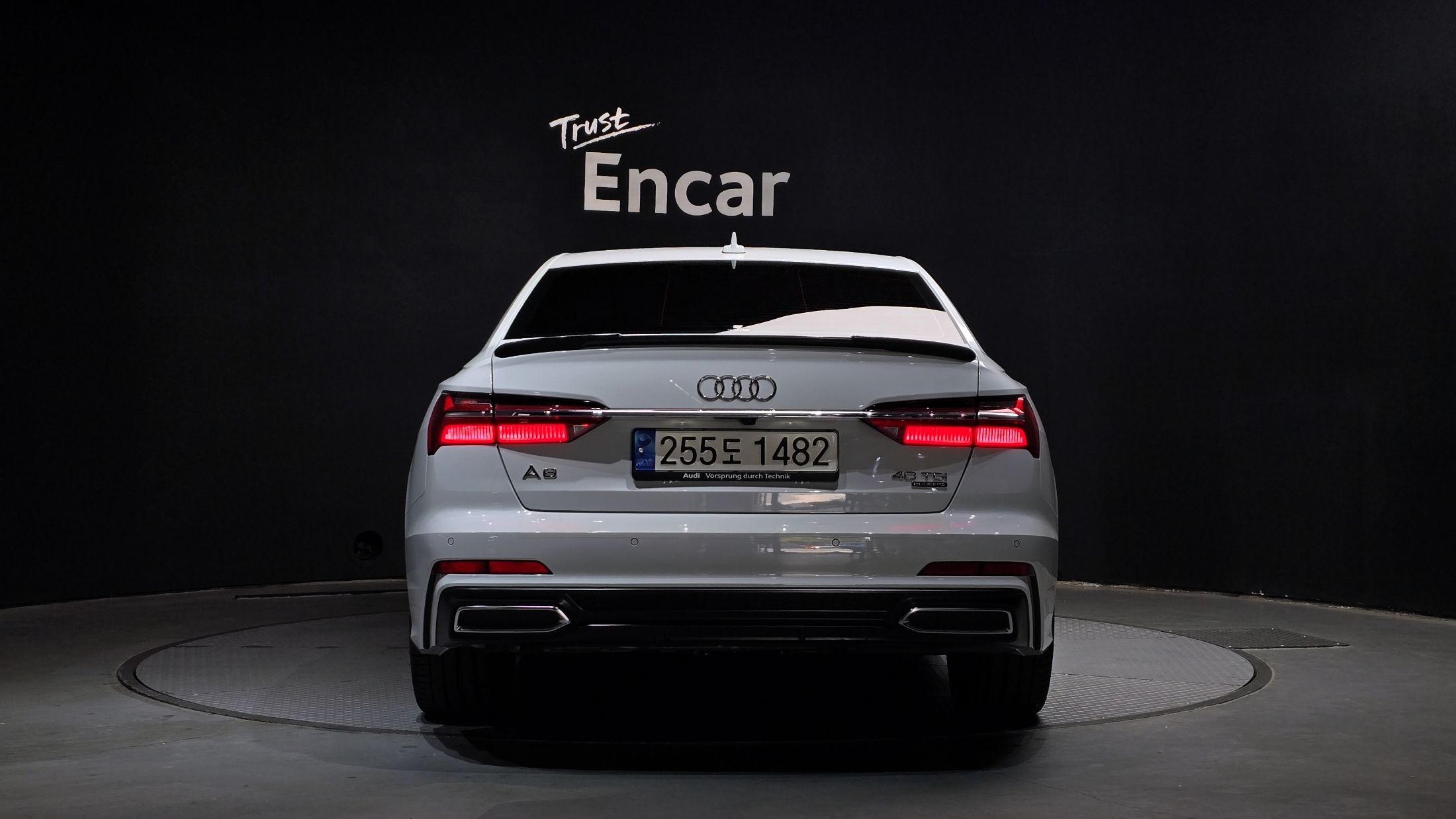 AUDI A6 C8