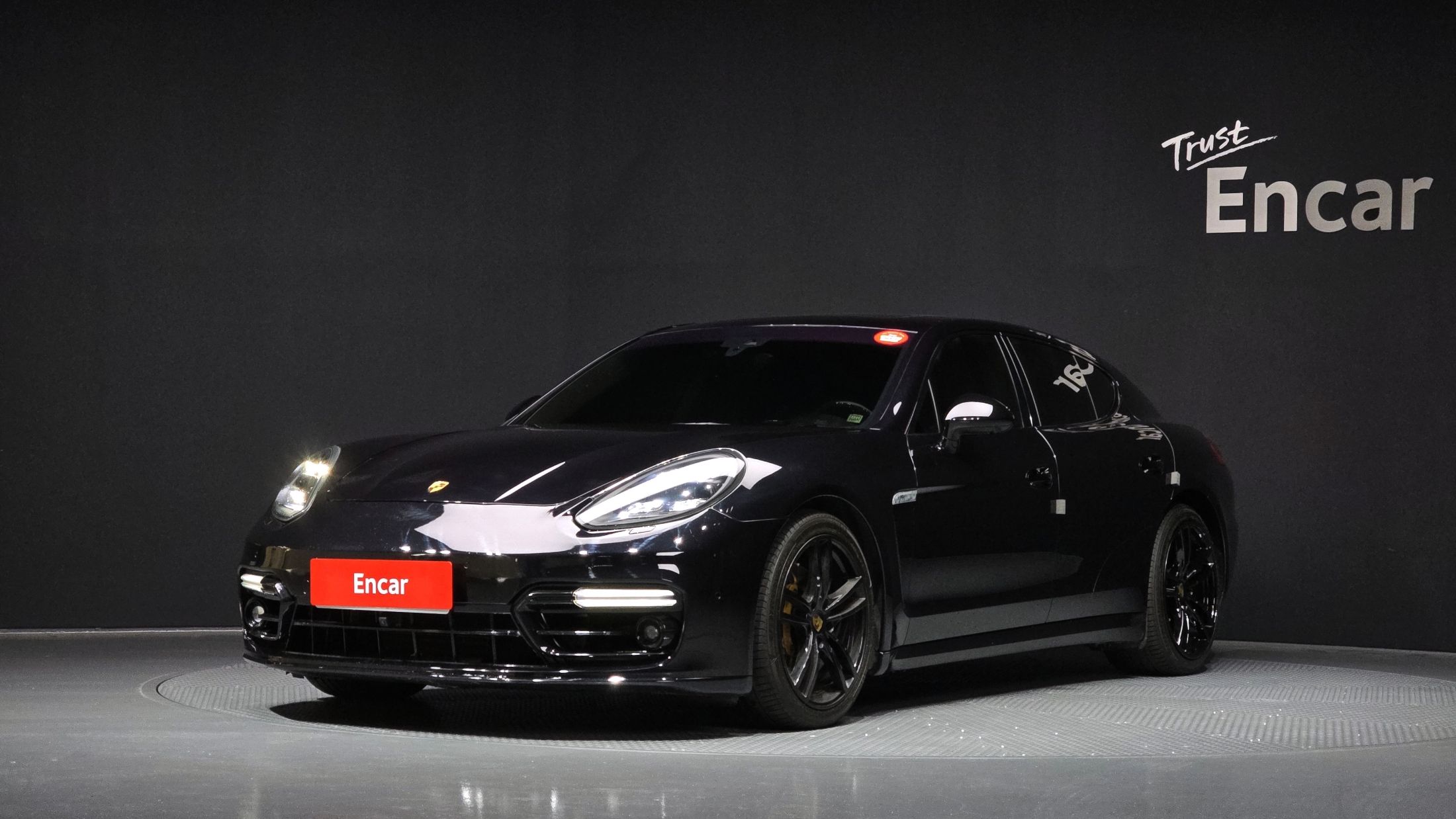 PORSCHE PANAMERA 2016