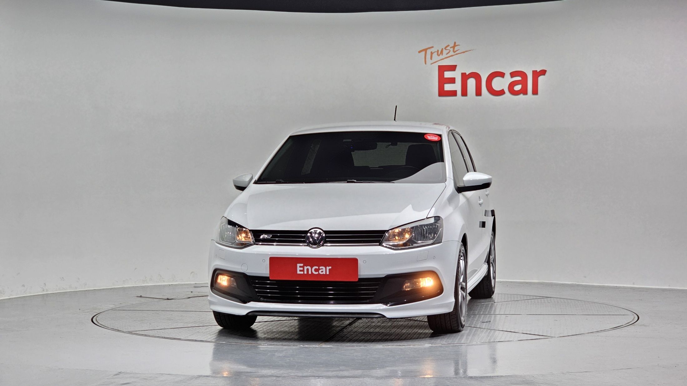 VOLKSWAGEN POLO 2015