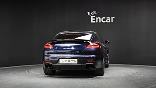 PORSCHE PANAMERA 2016