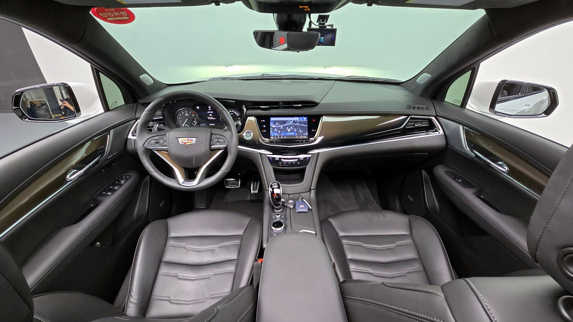 CADILLAC XT6