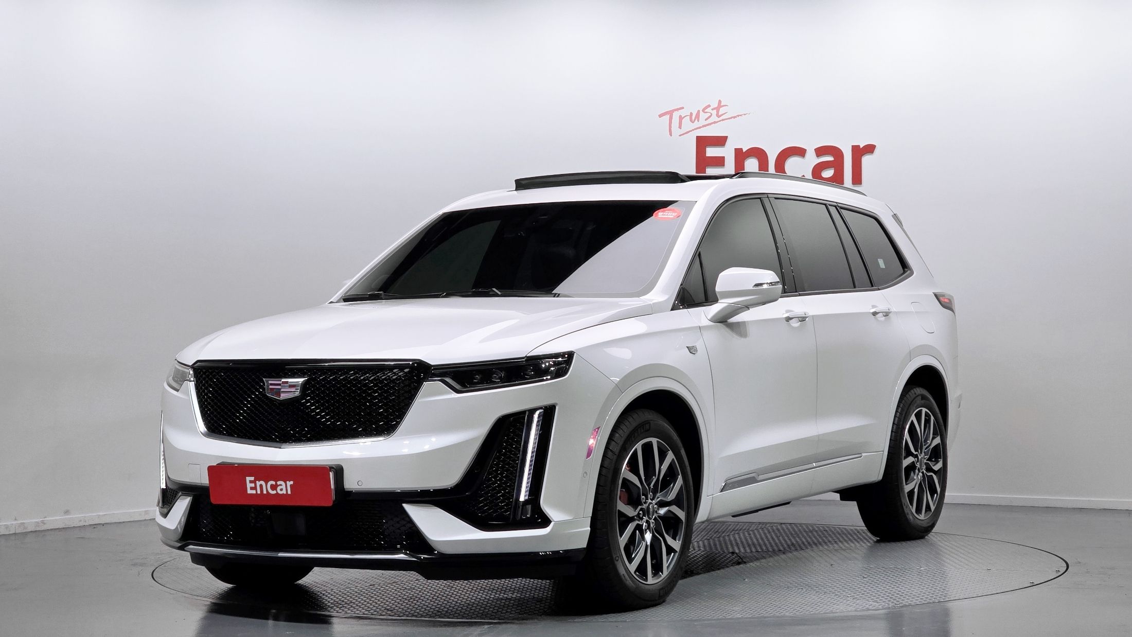 CADILLAC XT6