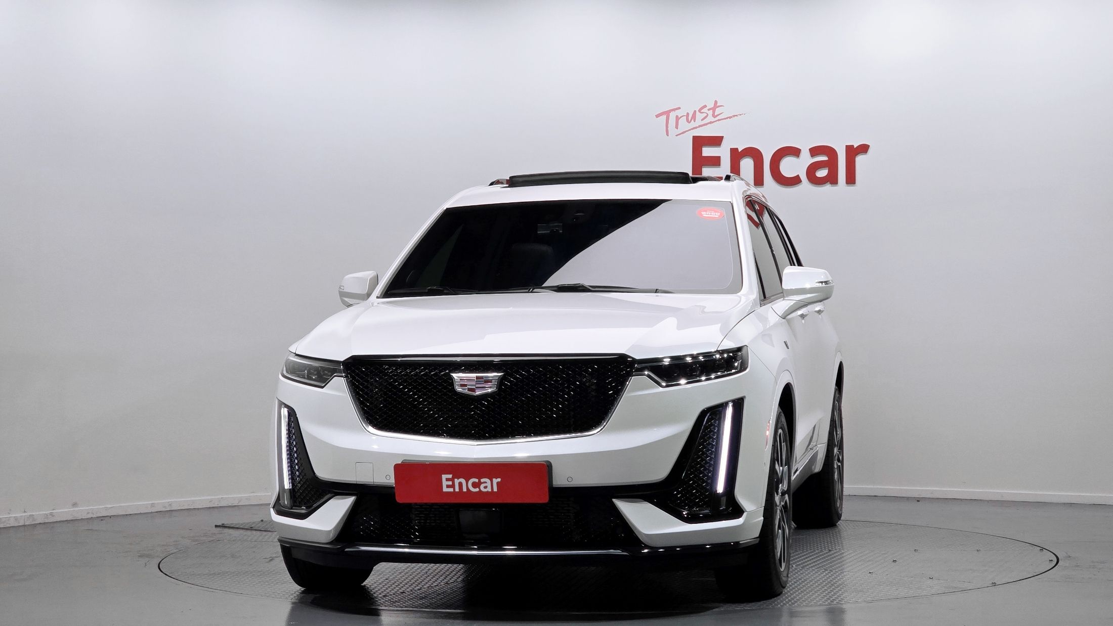 CADILLAC XT6