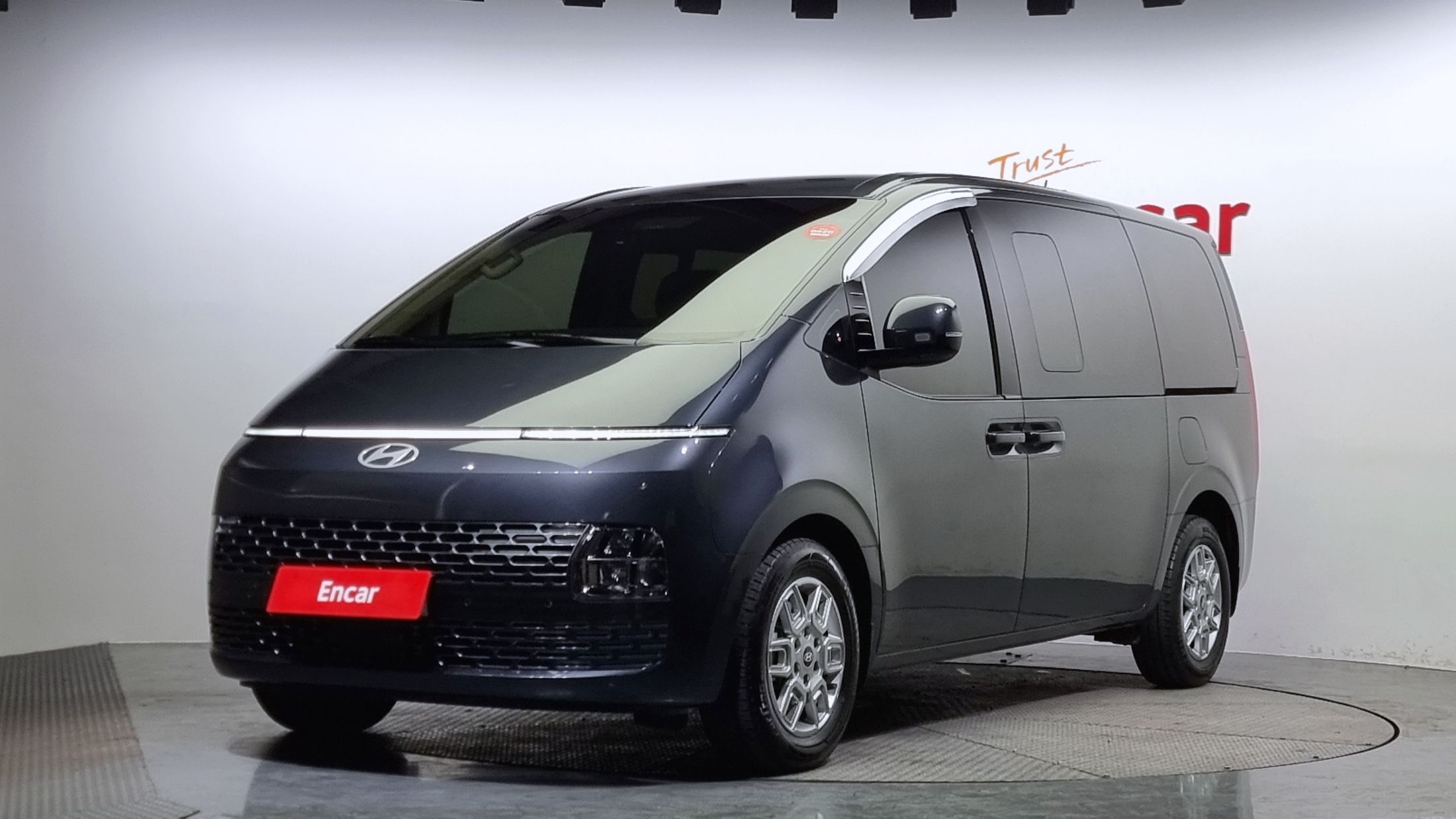 HYUNDAI STARIA 2024