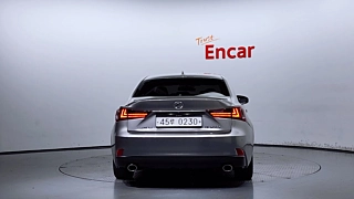 LEXUS IS200T 2016