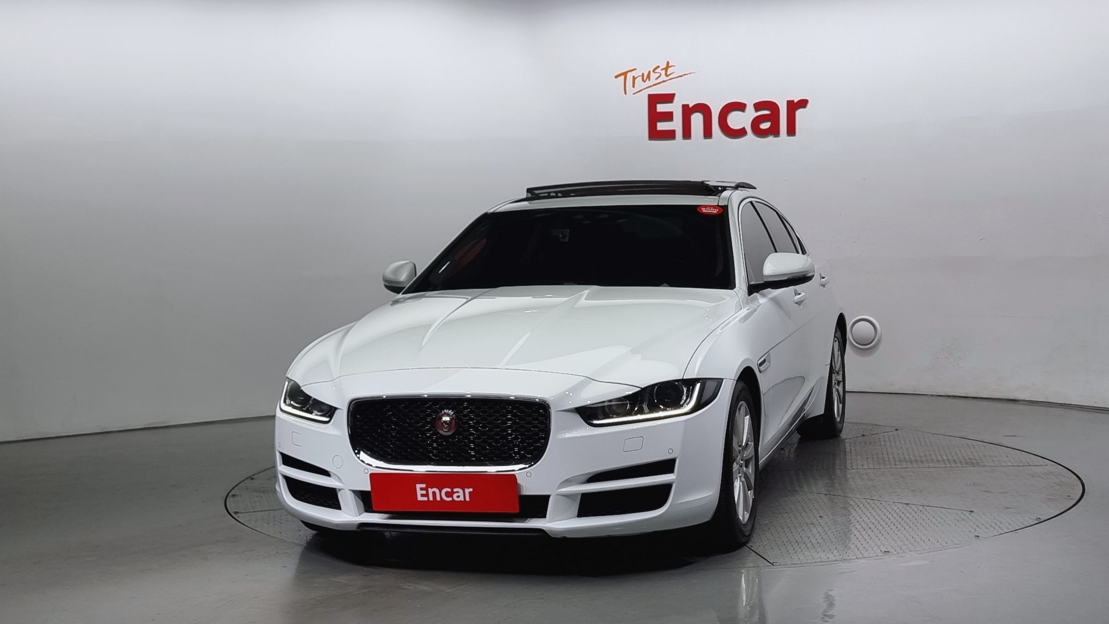 JAGUAR XE 2015
