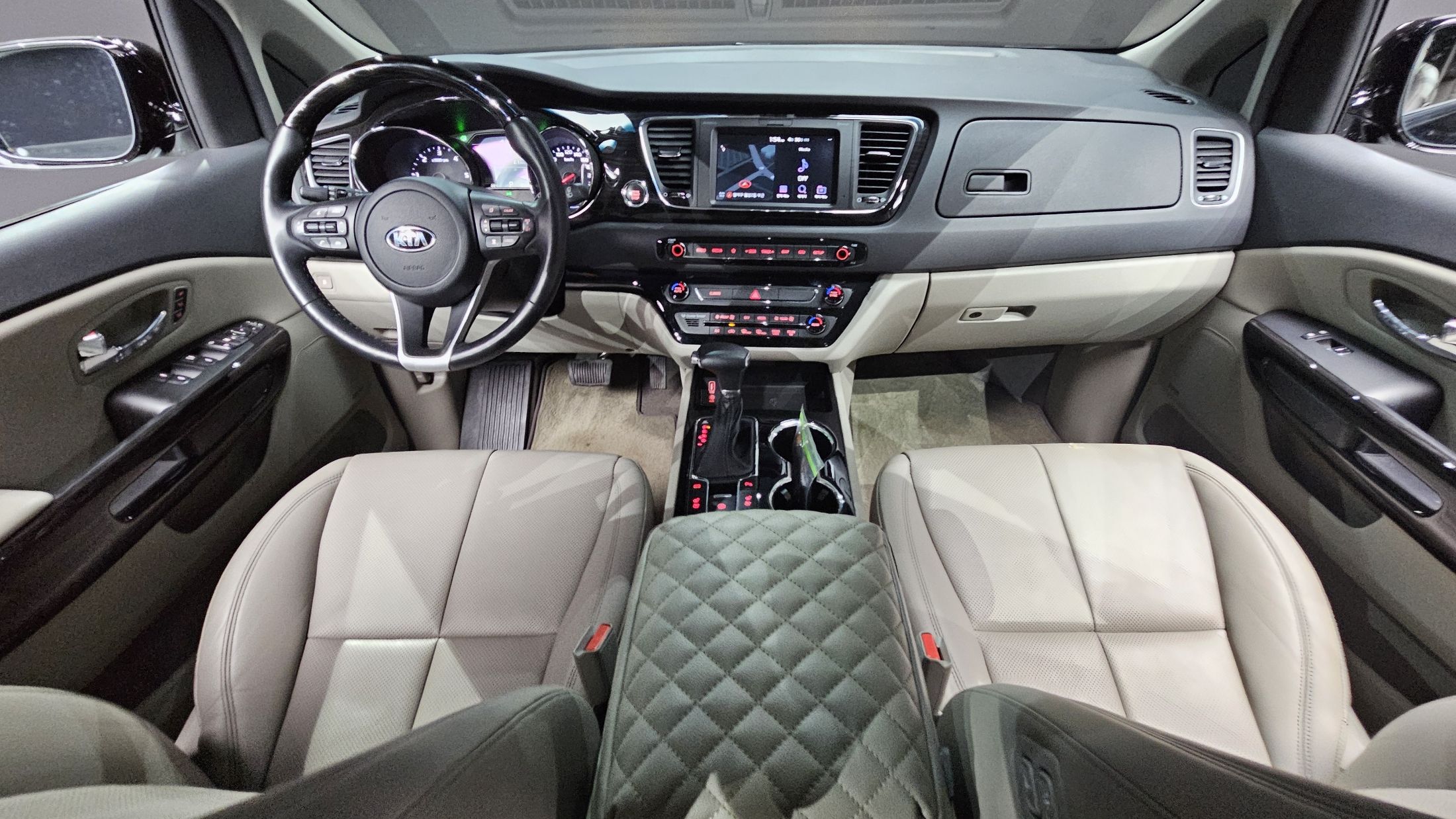 KIA CARNIVAL 2018