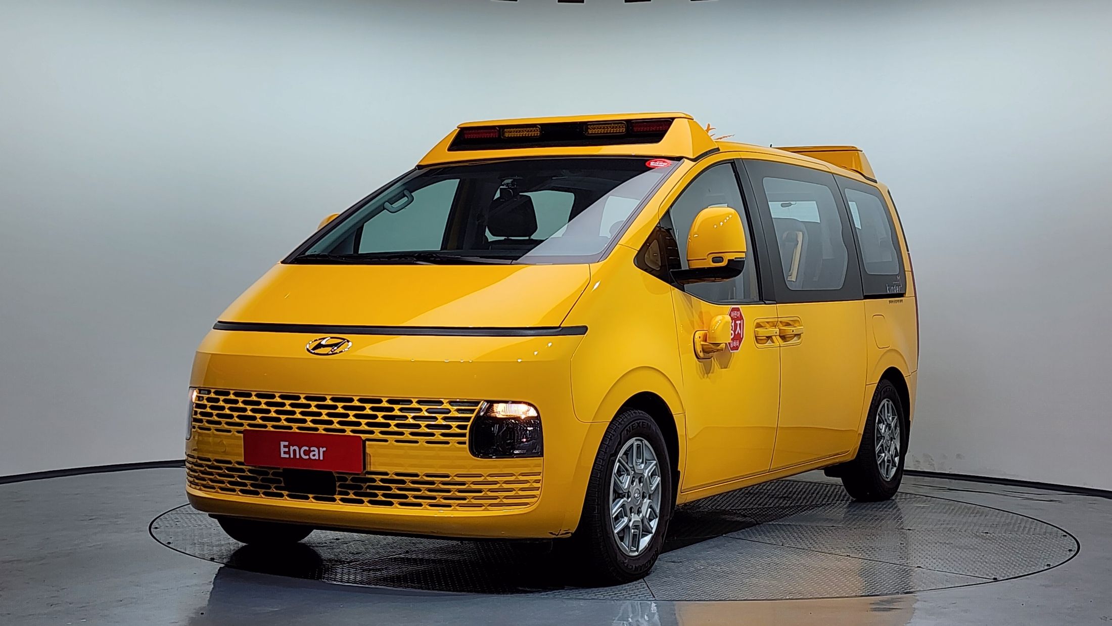 HYUNDAI STARIA 2023