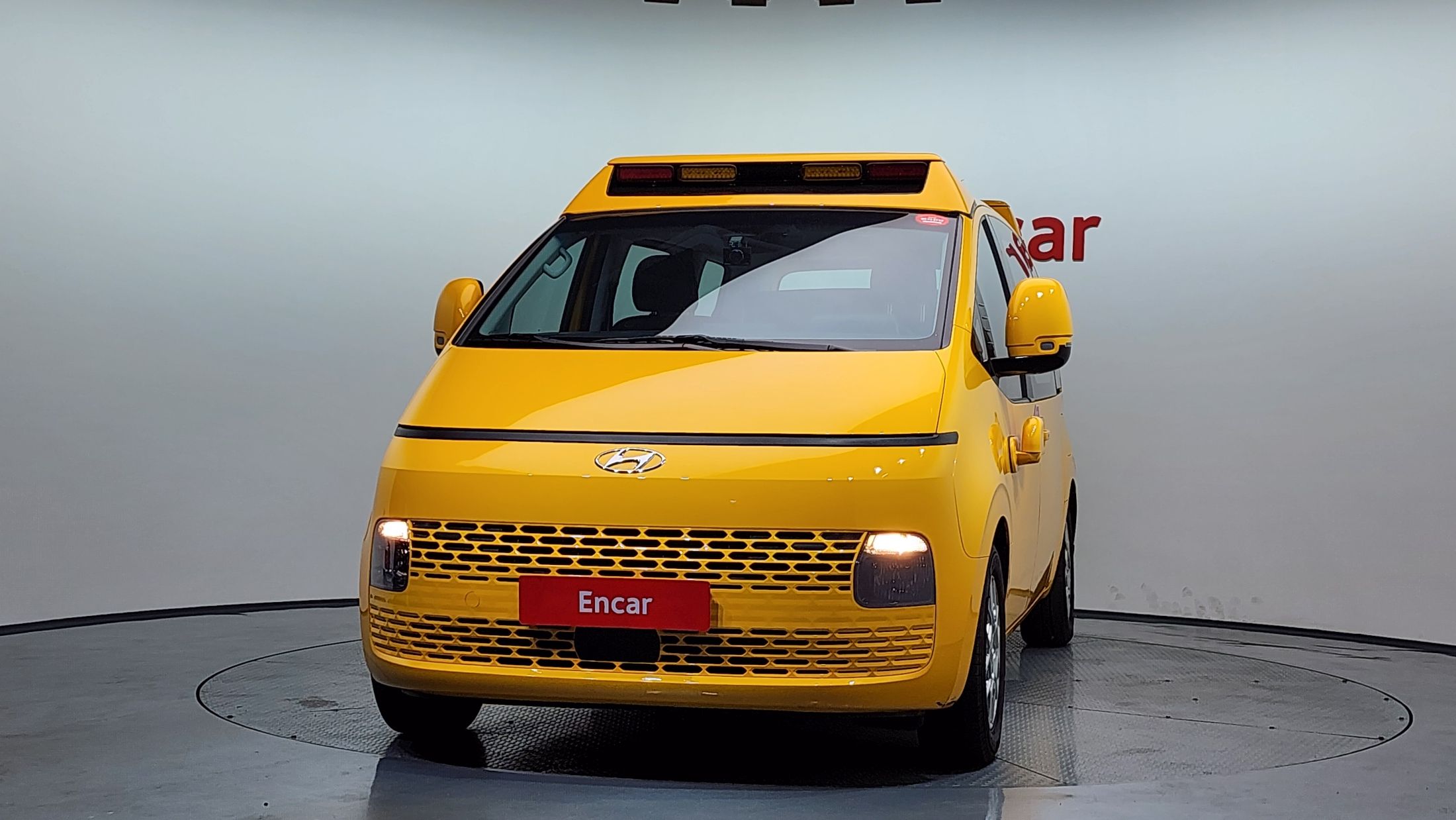 HYUNDAI STARIA 2023