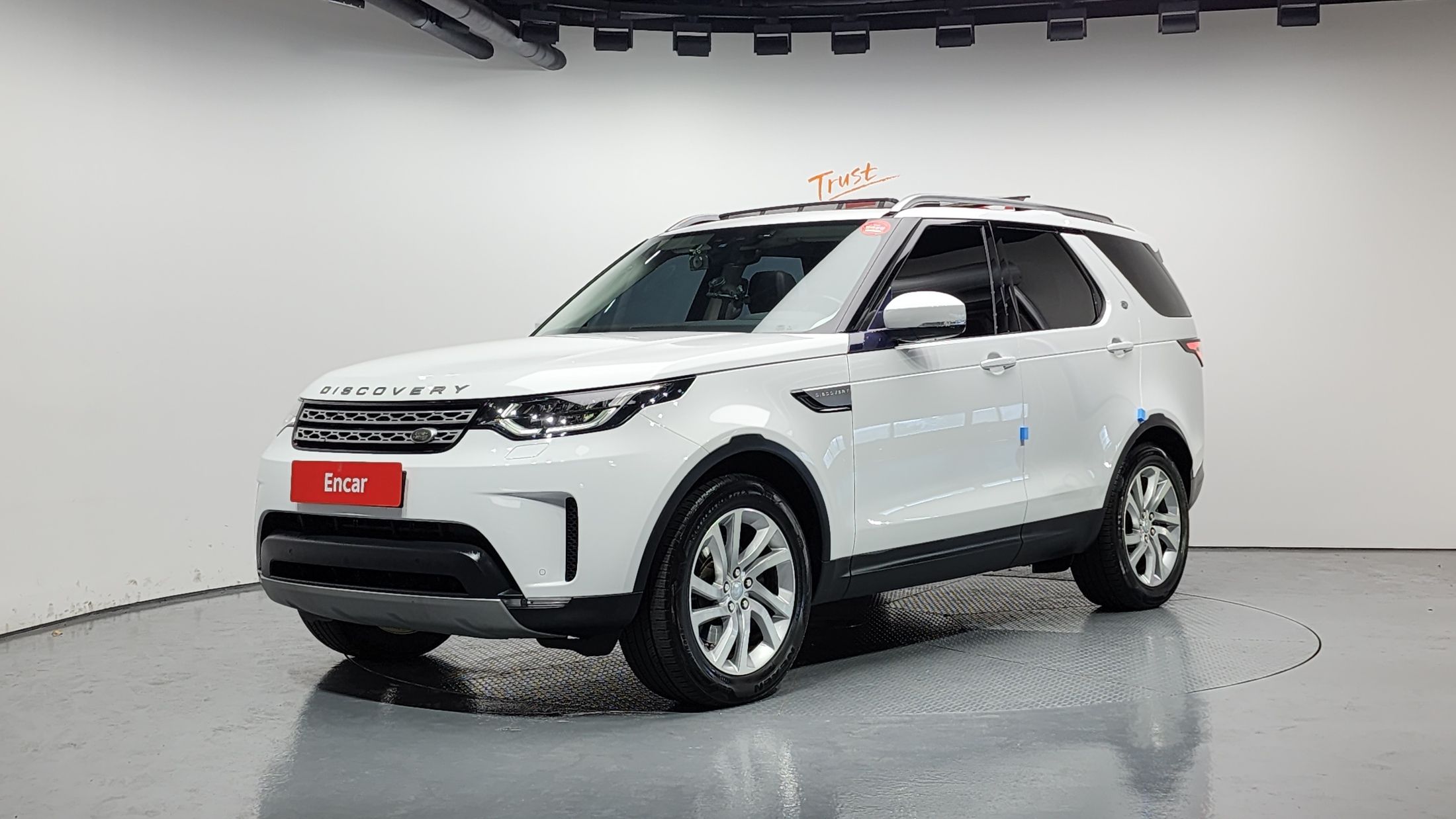 LAND ROVER DISCOVERY 5