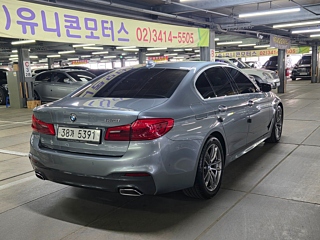BMW 5-SERIES G30 2018