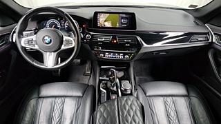 BMW 5-SERIES G30 2019