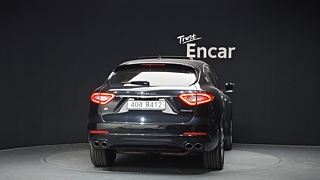 MASERATI LEVANTE 2017