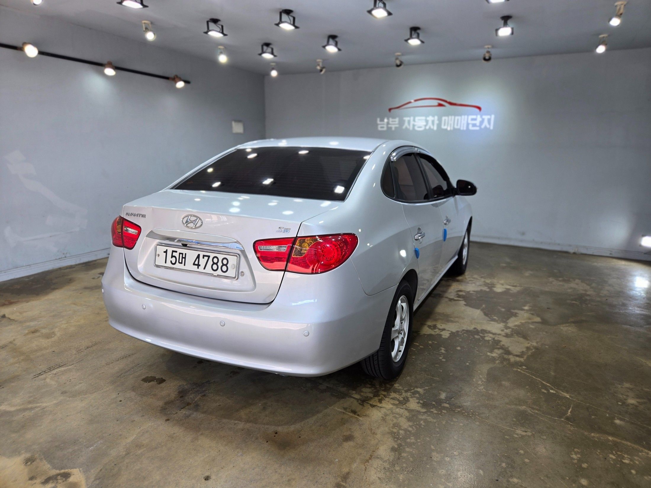 HYUNDAI AVANTE MD 2010