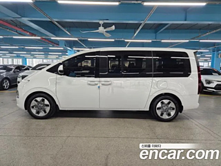 HYUNDAI STARIA 2024