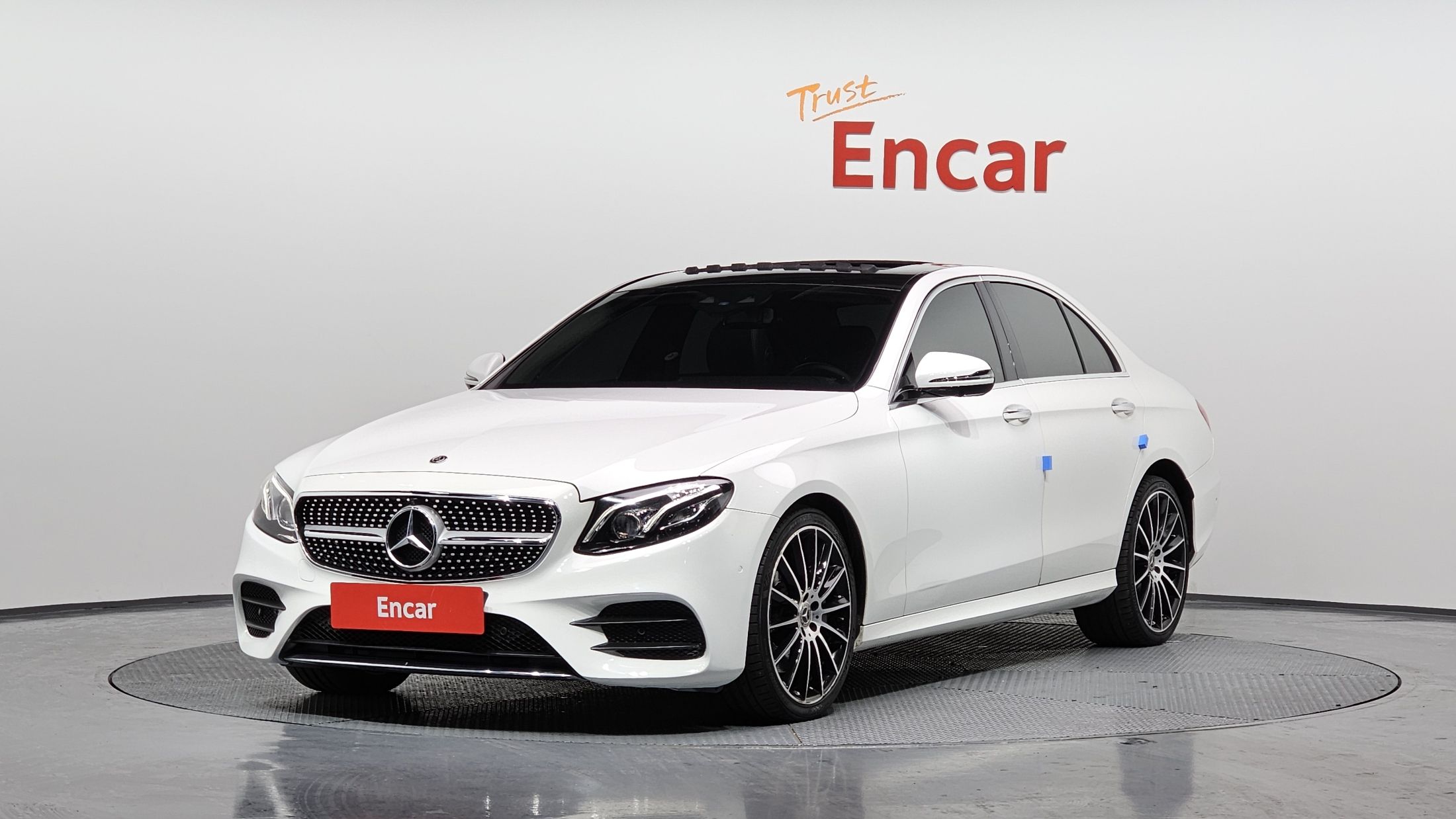 MERCEDES BENZ E-CLASS W213 2019