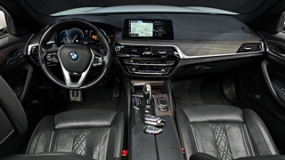 BMW 5-SERIES G30 2017