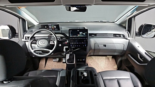 HYUNDAI STARIA 2023