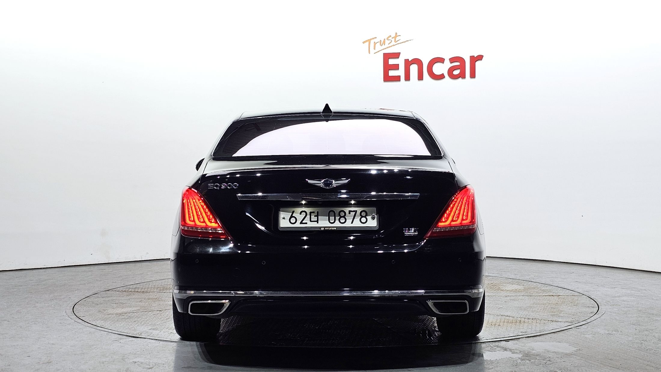 GENESIS EQ900 2016