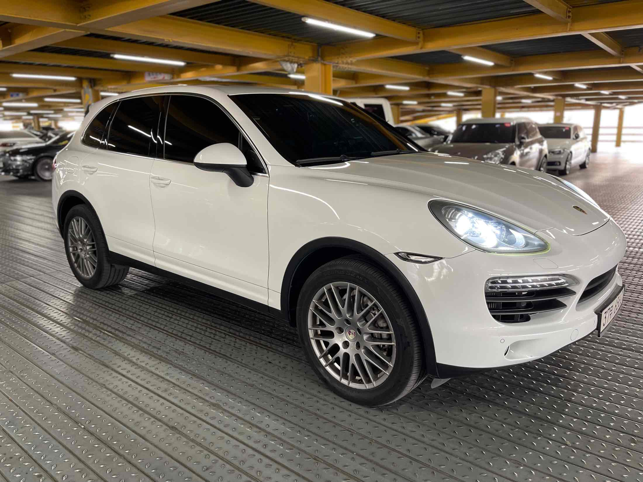 PORSCHE CAYENNE 2012