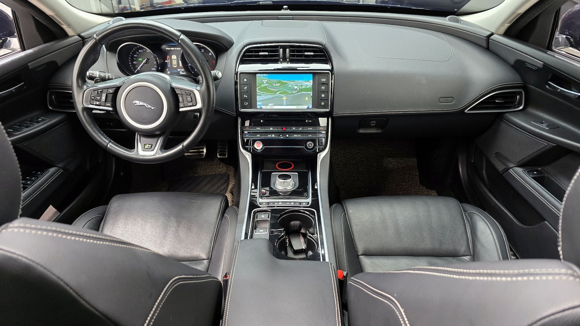 JAGUAR XE 2015