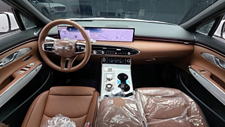 GENESIS GV70 2025
