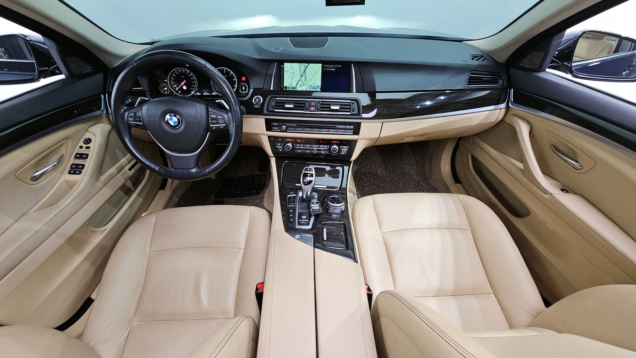 BMW 5-SERIES F10 2014