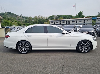 MERCEDES BENZ E-CLASS W213 2023
